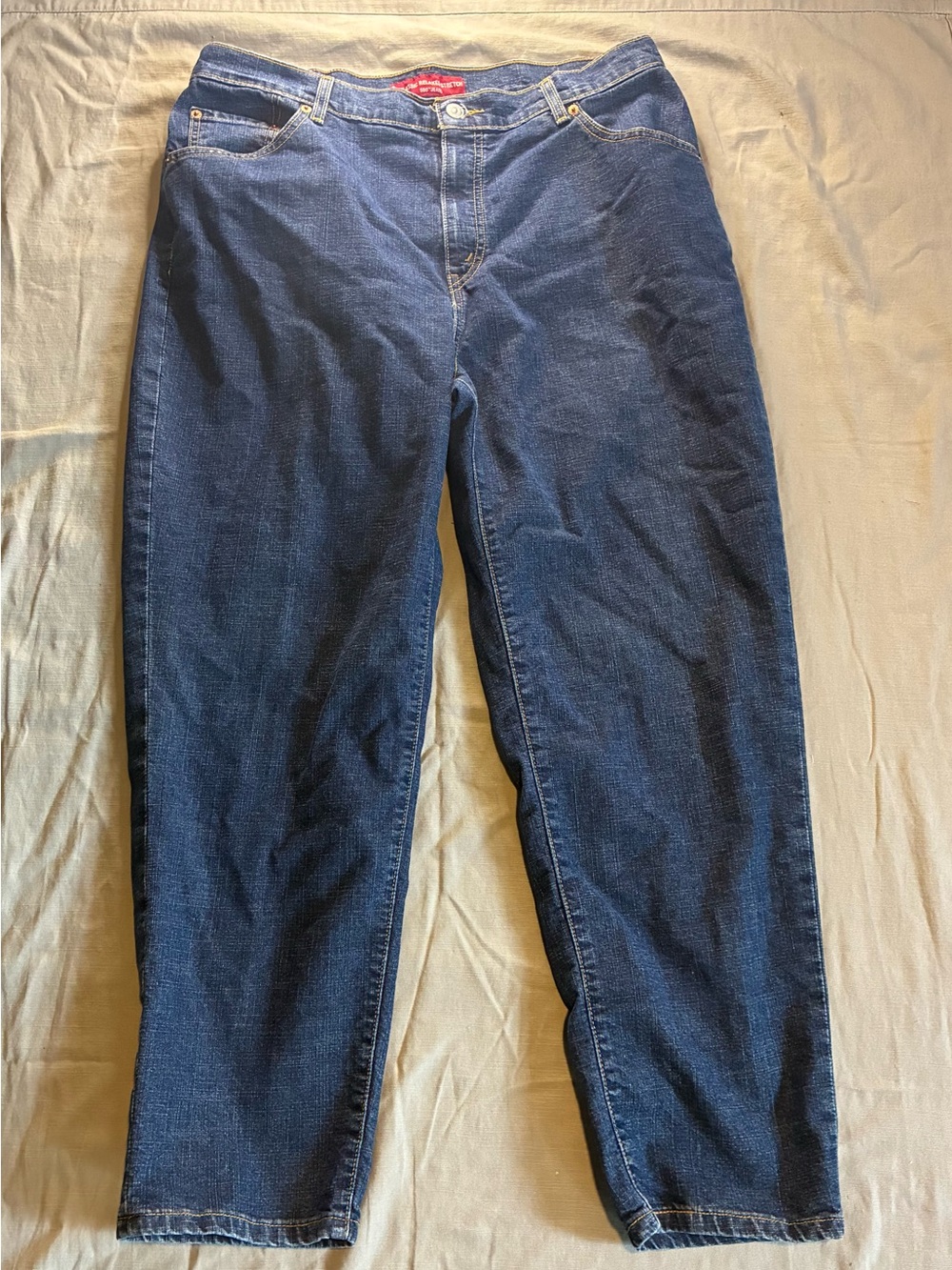 Woman’s Levi 550 Classic Relaxed Jeans with Tapered Leg Size 16 S